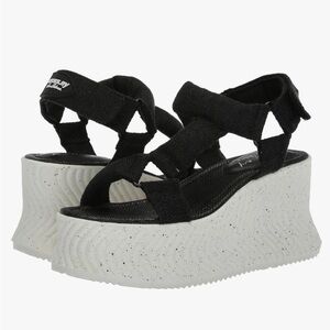 NEW Circus NY by Sam Edelman Women’s Venus Wedge Sandal.